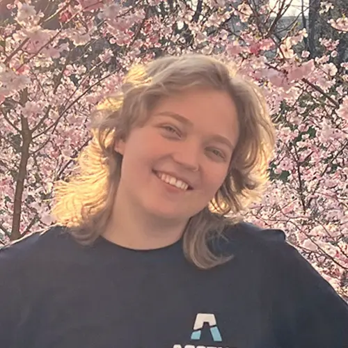 A fun photo of Julia Loghinov